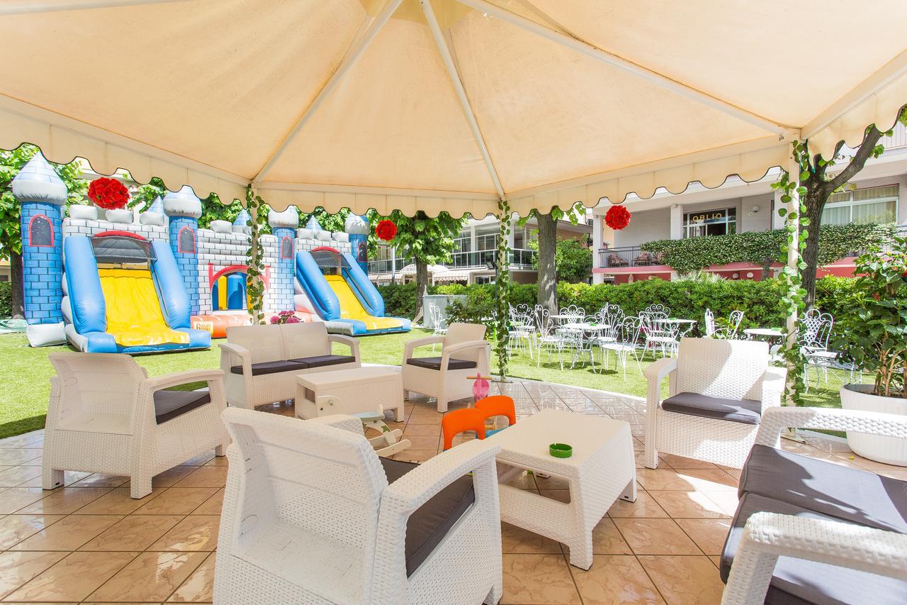Hotel Ervill Rimini Eksteriør billede