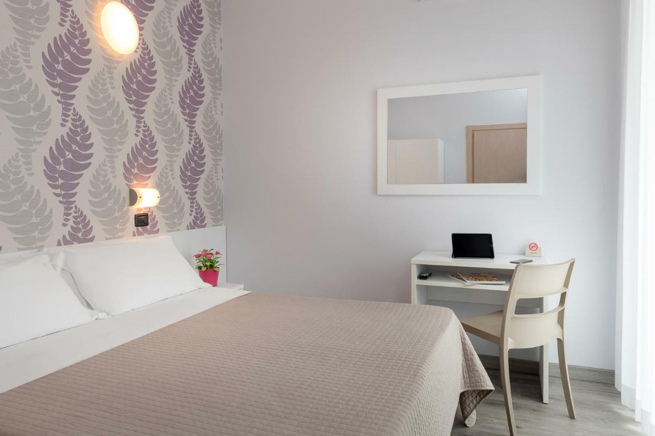 Hotel Ervill Rimini Eksteriør billede