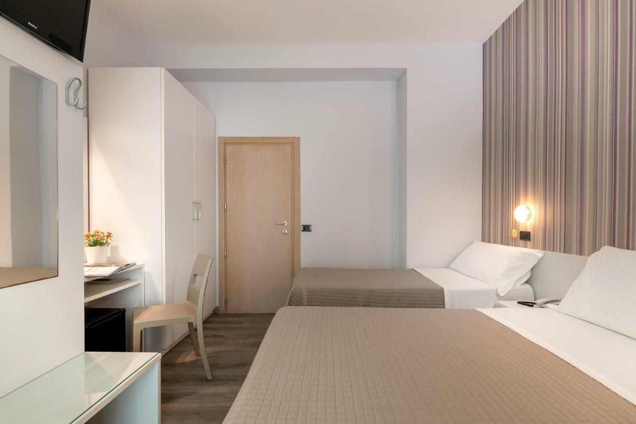 Hotel Ervill Rimini Eksteriør billede