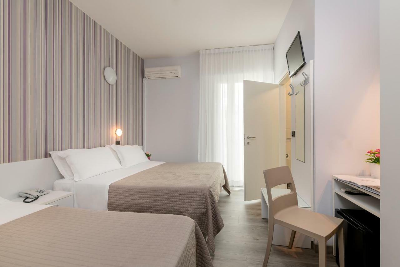 Hotel Ervill Rimini Eksteriør billede