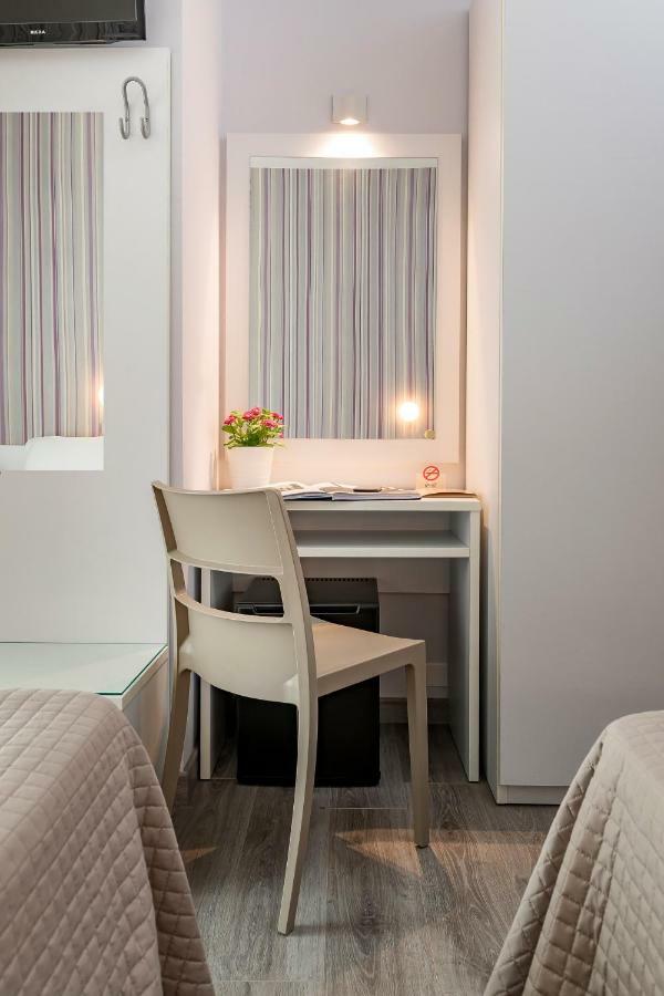 Hotel Ervill Rimini Eksteriør billede